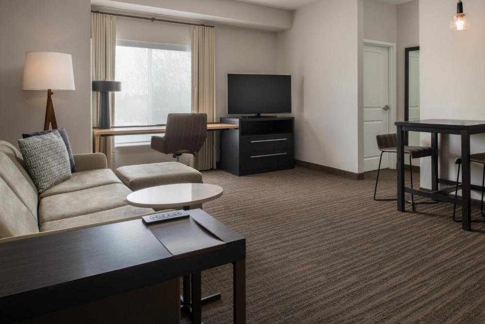 1 Bedroom Suite, 1 King, Sofa bed interior